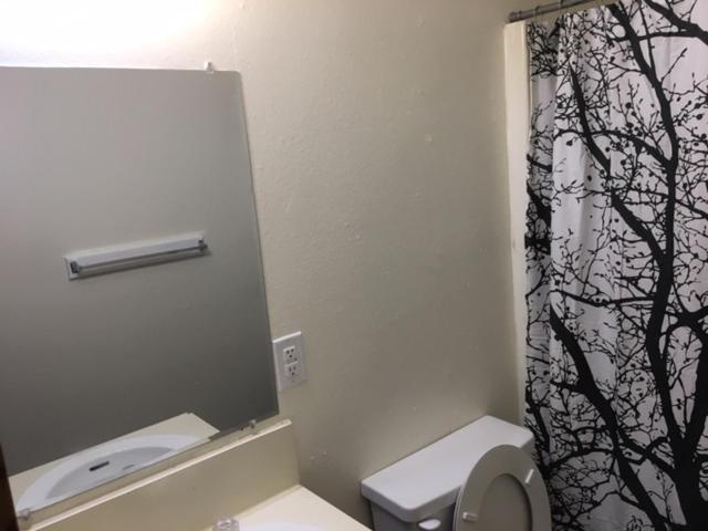 Fully Furnished Two Bedroom Apartment Lawton Exterior foto